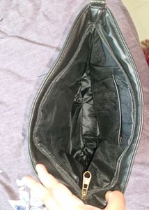 BRAND NEW Medium sized shoulder Bag