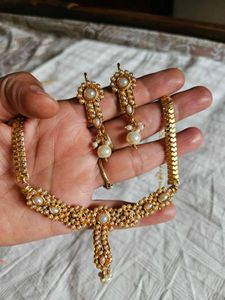 New Elegant Pearl &amp; Gold Necklace Set