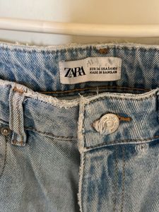 Light Wash Ripped Mom Jeans