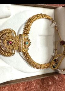 Exquisite Gold-Tone Necklace Unused