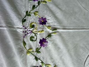 Embroidered floral design White Bedsheet Set