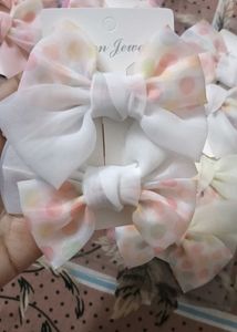 Polka Dot hair clip 😻