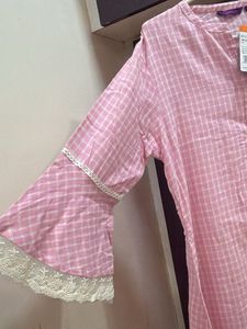 Chic Pink Checked Kurta with Embroidery