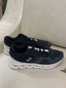 men’s running shoes