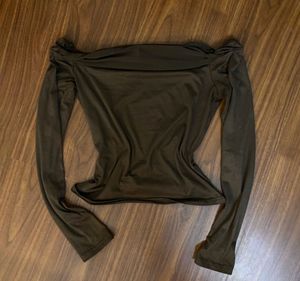 Savana Off-Shoulder Long Sleeve Top