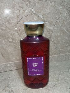 Bath & Body Dark Kiss Wash