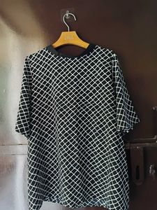 Black and white Patterned top