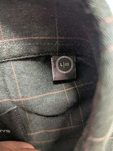 Men's Classic Plaid Button-Down Shirt