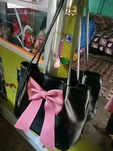 Chic Black &amp; Pink Bow Shoulder Bag