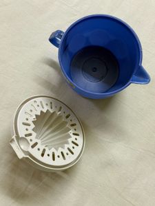 Citrus Juicer and 2 Strainer Set
