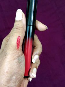 Facescanada liquid lipstick (Achiever red 09)