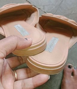 CHARLES &amp; KEITH Chain Mules/Flats