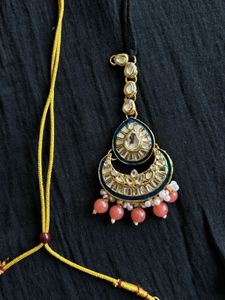 Exquisite Kundan Necklace and Earring Set