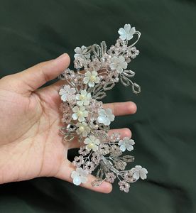 Elegant Floral Hair accessory🌸