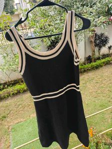 Black Sleeveless Bodycon Dress