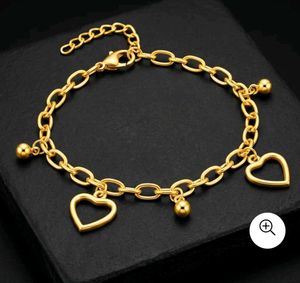 Chic Gold Heart Charm Bracelet