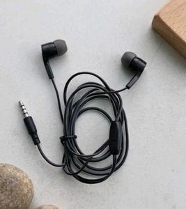 Black Wired Earphones