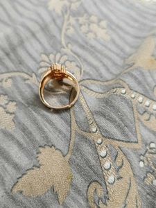 Stunning Diamond &amp; Gold Ring
