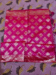 Pink &amp; Gold Patterned Saree