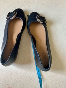 Chic Black Ballet Flats with Buckle Accent