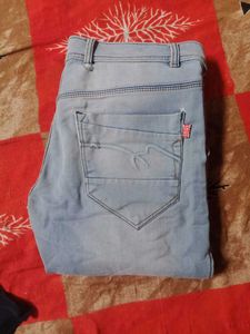 Light Blue Jeans with t-shirt