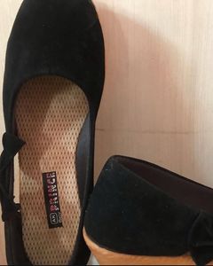 PRINCE Black Wedges with Bow