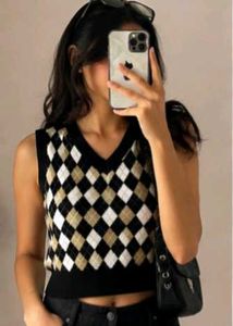 black & white argyle crop top
