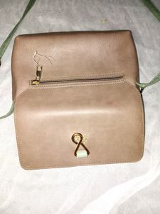 I Am Selling Handbag Because Have Many Handbags