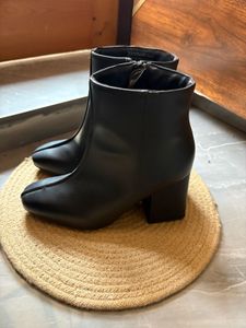 Black Block heel ankle Boots