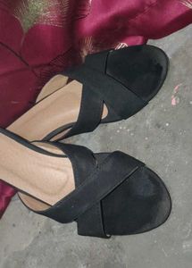 Stylish Black Flat Sandals buy now branded product