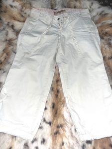 RARE LEVI’S Capri Pants