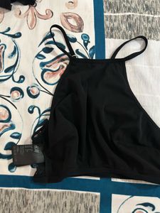 H&amp;M XS Velvet Halter Neck Crop Top