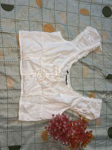 White Puff Sleeve Crop Top- NOT WORN EVEN ONCE