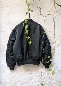 alpha industries Black Bomber jacket 🧥