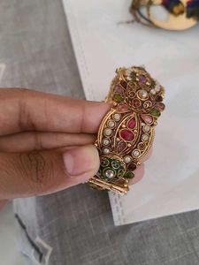 Exquisite Kundan &amp; Pearl Bangles