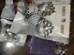 🥳🥳Box Of 6 Brand New Earrings