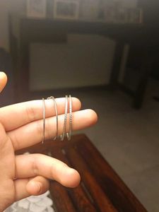 Set of 2 Silver hoop earrings