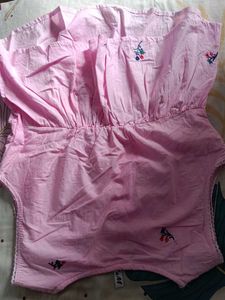 pink top