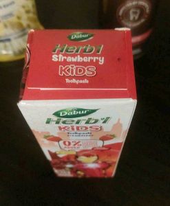 Colgate MaxFresh Mouthwash &amp; Clove Toothpaste