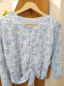 Chic Blue Floral V-Neck Top