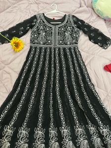 Elegant Black &amp; White Embroidered Kurta Set