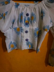 Cute Daisy Print Off-Shoulder Crop Top