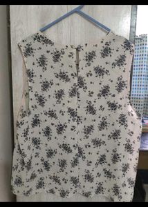 Sleevless Top