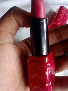 Huda Matte Me Lipstick