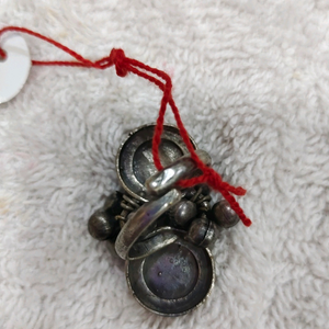 Silver look alike finger ring