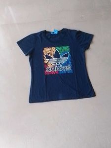 Adidas T-Shirt