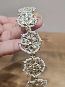 Elegant Floral Headband - Gold &amp; White