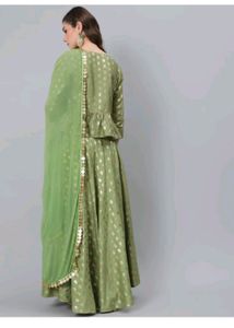 Price Drop Grab Fast 🔥🔥Stiched Stunning Green Le