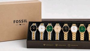 Fossil Gold Watch with Box