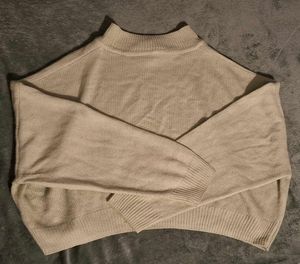 final price! cozy sage green h&m cropped swe